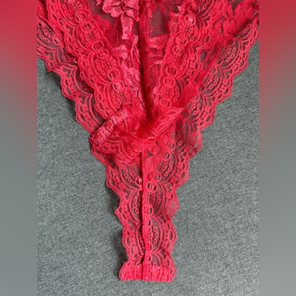 Victoria's Secret Vintage Gold Label Red Lace lingerie Size L NWT - Picture 4 of 10